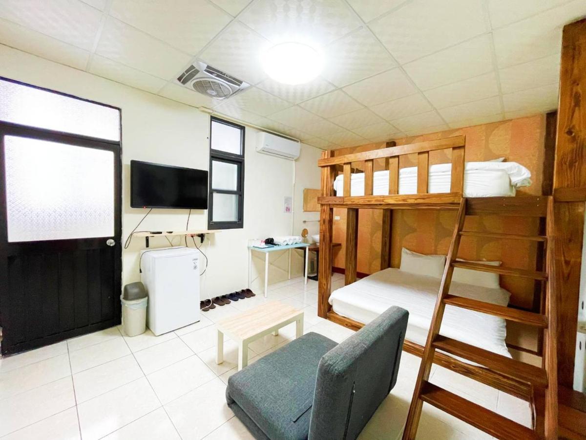 Fengjia 08 Home Taichung Luaran gambar