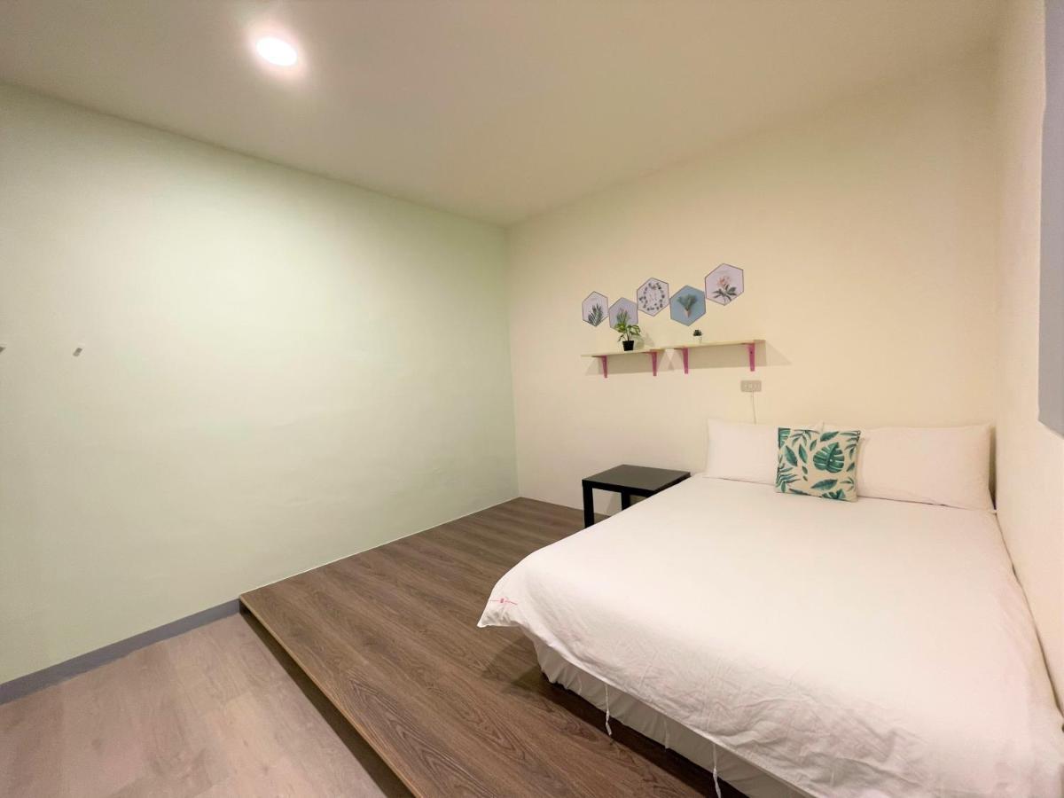 Fengjia 08 Home Taichung Luaran gambar