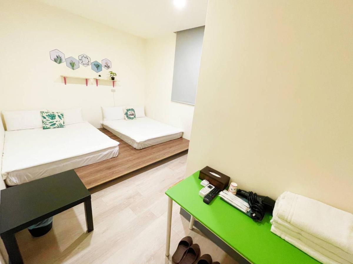 Fengjia 08 Home Taichung Luaran gambar