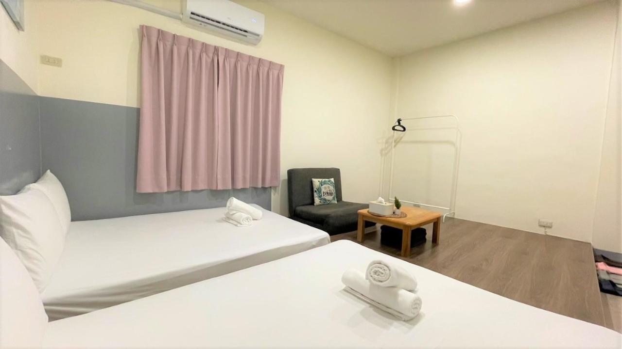 Fengjia 08 Home Taichung Luaran gambar